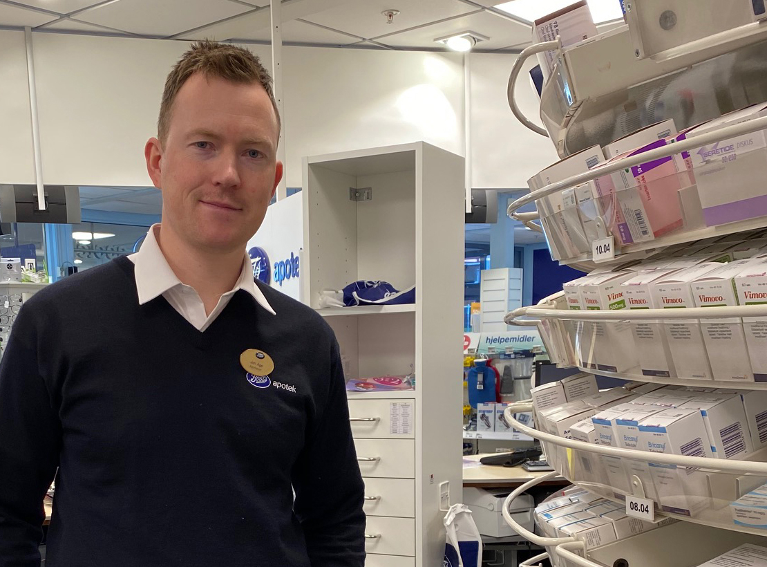Apoteker Jon Åge Aune ved Boots apotek Valentinlyst mener at farmasistudenter i praksis kan være en ressurs for apotekene.